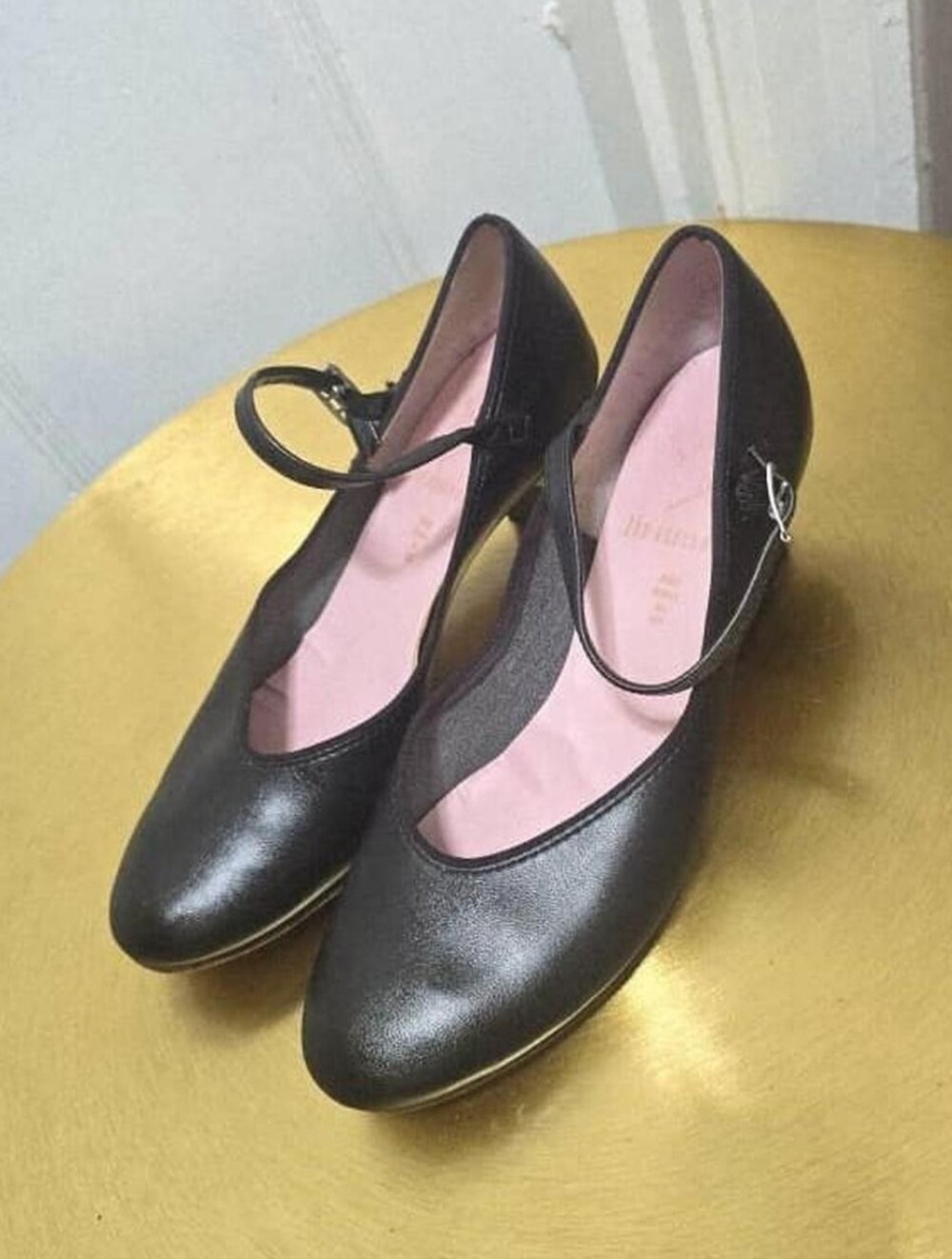 Capezio Women's Tap Dance Black Shoe With Adjustable Strap Size 7M